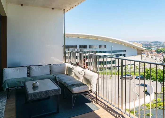 W/ Balcony, Pool & Gym | Antas By Host Wise Oporto