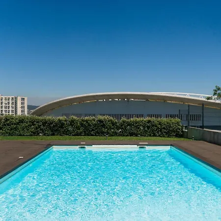 W/ Balcony, Pool & Gym | Antas By Host Wise 波尔图