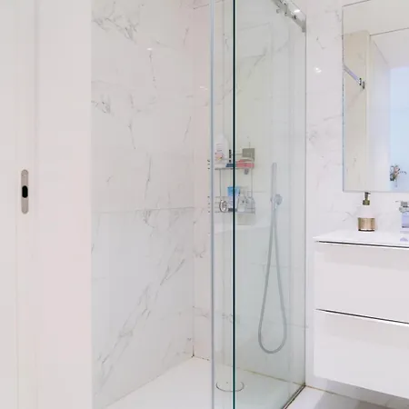 W/ Balcony, Pool & Gym | Antas By Host Wise