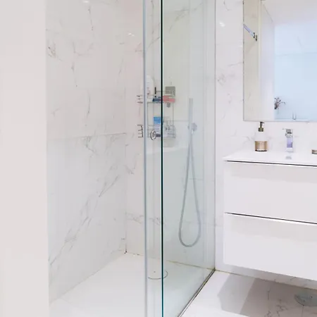 W/ Balcony, Pool & Gym | Antas By Host Wise 公寓 *