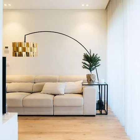 Apartment W/ Balcony, Pool & Gym | Antas By Host Wise