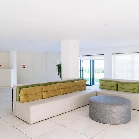 W/ Balcony, Pool & Gym | Antas By Host Wise Apartmán Porto