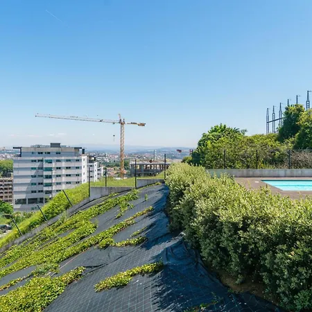 W/ Balcony, Pool & Gym | Antas By Host Wise Apartmán *