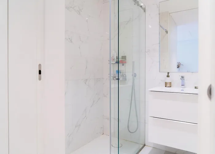 W/ Balcony, Pool & Gym | Antas By Host Wise