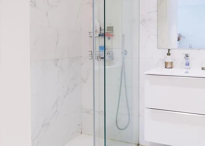 W/ Balcony, Pool & Gym | Antas By Host Wise Appartement *